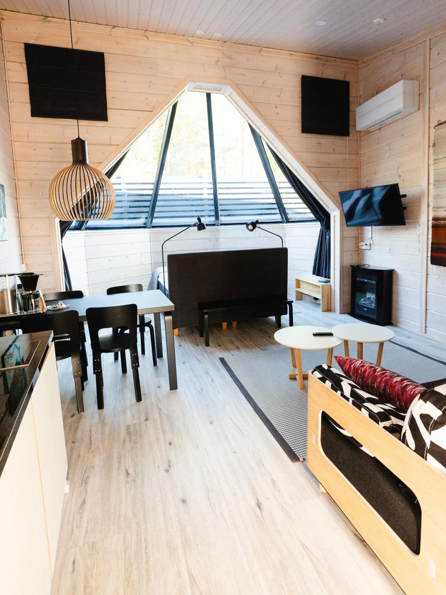 Pyhae Igloos Hotel Pyhatunturi Bagian luar foto